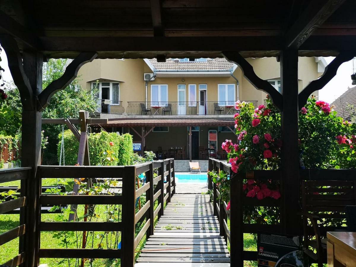Pensiunea Full Targu Mures Exterior foto