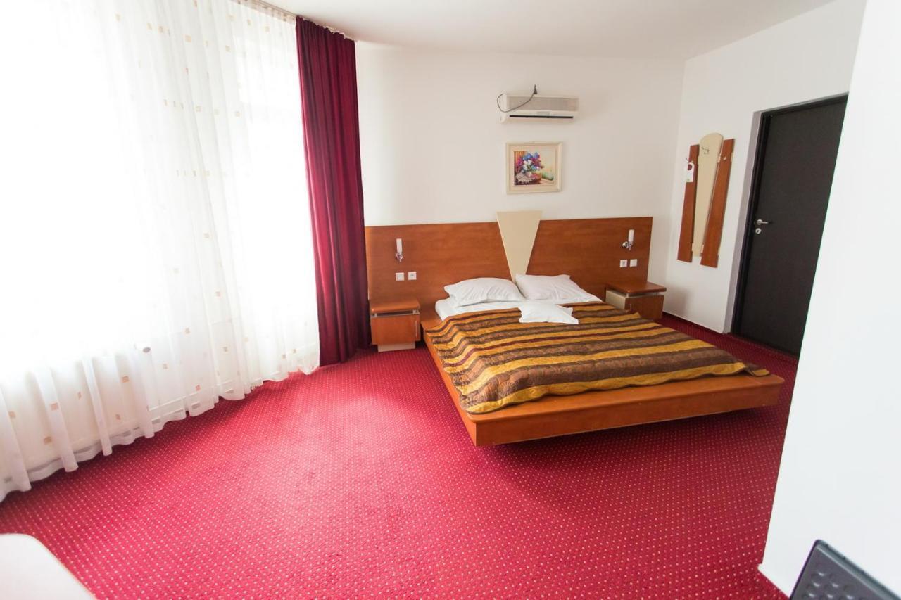 Pensiunea Full Targu Mures Exterior foto